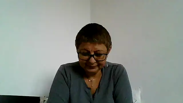 roseblak42 online show from 10/03/25, 08:38