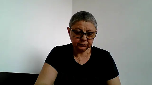 roseblak42 online show from 04/12/26, 09:34