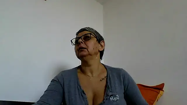 roseblak42 online show from 01/14/26, 10:41