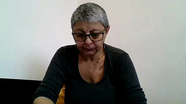 roseblak42 online show from 12/23/25, 08:57