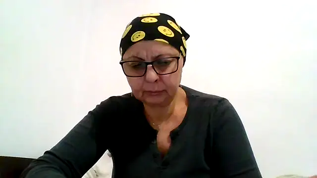 roseblak42 online show from 11/14/25, 04:54