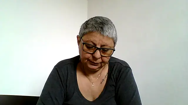 roseblak42 online show from 05/03/26, 11:58