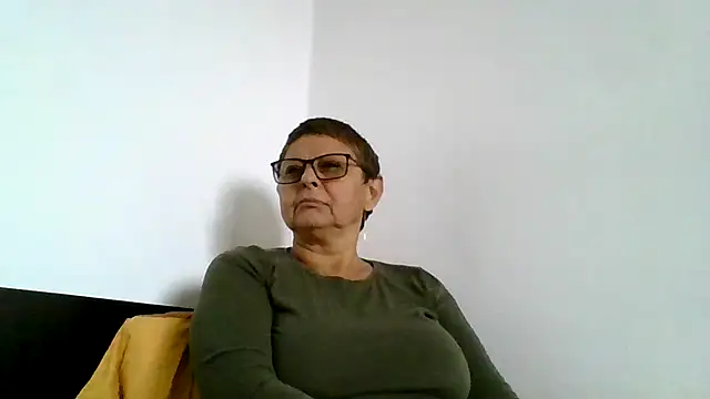 roseblak42 online show from 10/07/25, 12:28