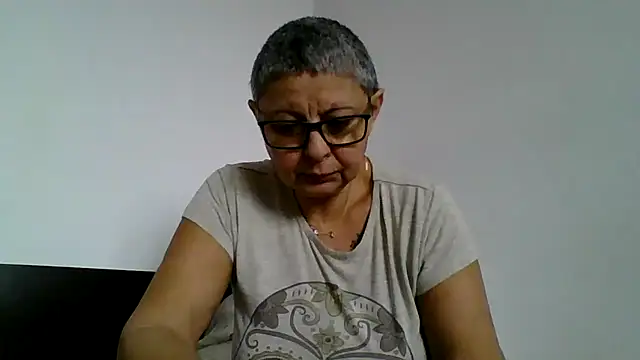 roseblak42 online show from 12/03/25, 10:14