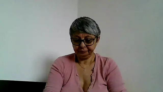 roseblak42 online show from 04/02/26, 10:11