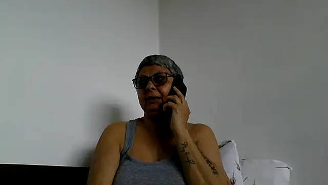 roseblak42 online show from 05/24/26, 09:09