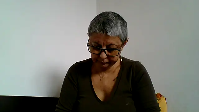 roseblak42 online show from 12/16/25, 09:35