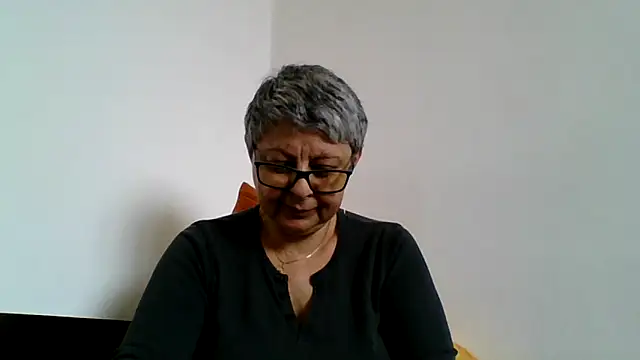 roseblak42 online show from 03/19/26, 10:04