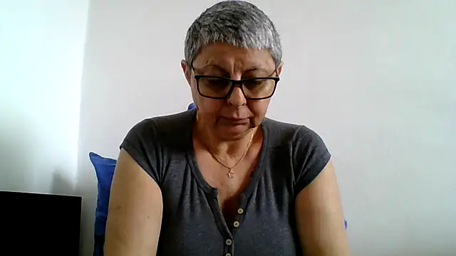 roseblak42 online show from 05/08/26, 10:30