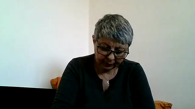 roseblak42 online show from 03/01/26, 03:34