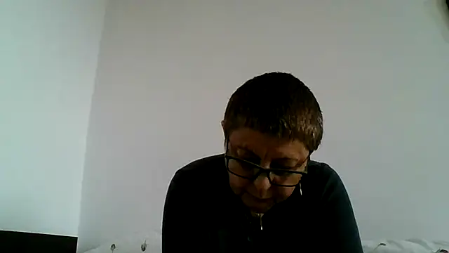 roseblak42 online show from 10/02/25, 12:41