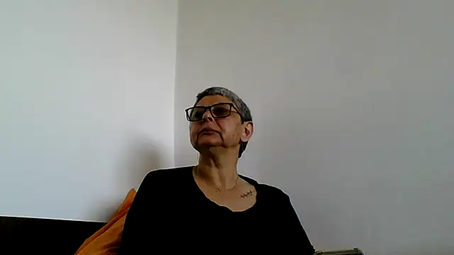 roseblak42 online show from 05/19/26, 07:59