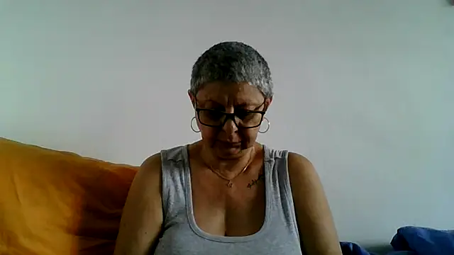 Snapshot of roseblak42 chatting on 07/13/26, 03:00 roseblak42 online show from 07/13/26, 03:00