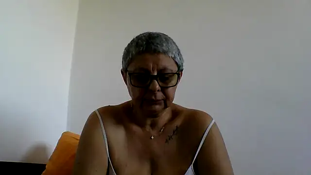 Snapshot of roseblak42 chatting on 07/21/26, 02:40 roseblak42 online show from 07/21/26, 02:40