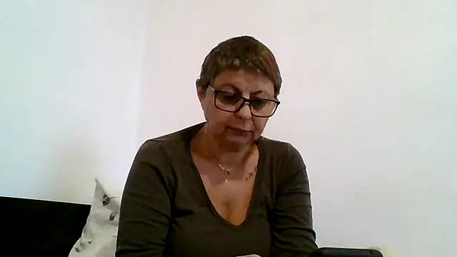 roseblak42 online show from 10/13/25, 02:40