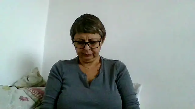 roseblak42 online show from 11/11/25, 02:01