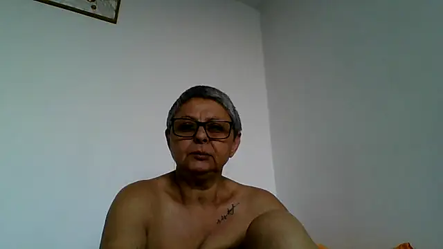 Snapshot of roseblak42 chatting on 07/25/26, 05:08 roseblak42 online show from 07/25/26, 05:08