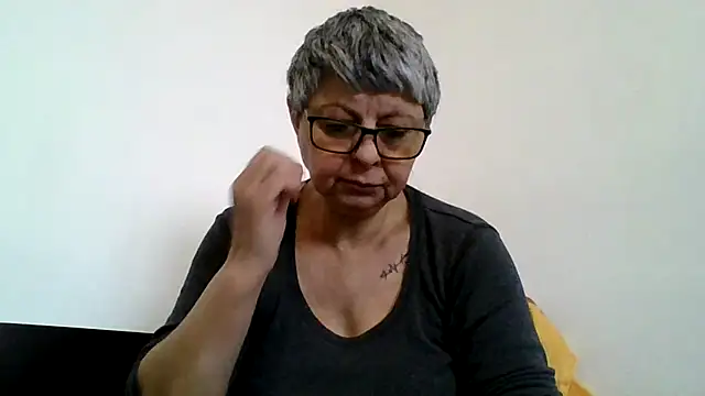 roseblak42 online show from 03/22/26, 07:21