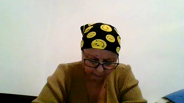 roseblak42 online show from 11/17/25, 04:33