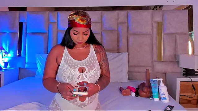 Snapshot of Miss_Abigail_ chatting on 11/24/25, 01:11 Miss Abigail online show from 11/24/25, 01:11