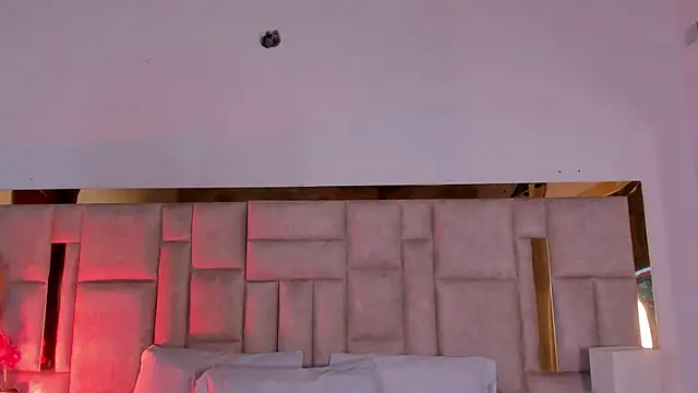 Snapshot of Miss_Abigail_ chatting on 11/05/25, 01:36 Miss Abigail online show from 11/05/25, 01:36