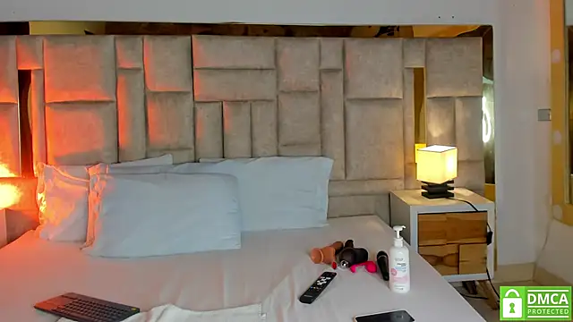 Miss Abigail  online show from 03/30/26, 12:50