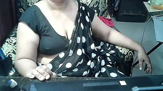 Snapshot of Punambhabisexy chatting on 05/12/26, 04:02 Punambhabisexy online show from 05/12/26, 04:02