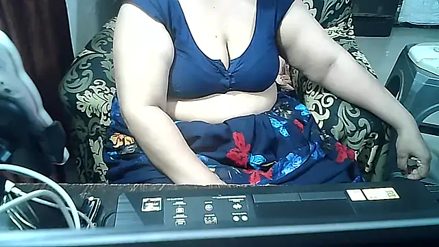 Snapshot of Punambhabisexy chatting on 10/10/25, 12:44 Punambhabisexy online show from 10/10/25, 12:44