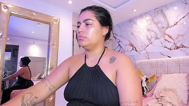 Snapshot of kiana_cream chatting on 11/28/25, 11:32 kiana cream online show from 11/28/25, 11:32