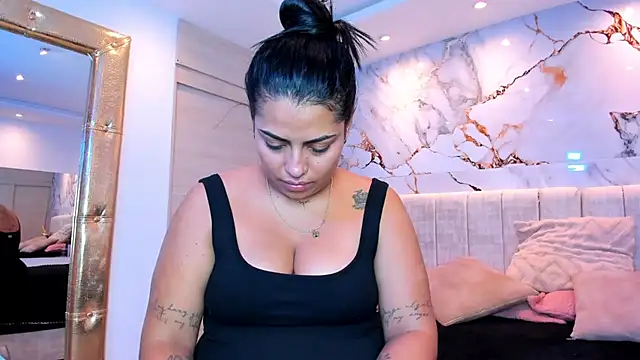 kiana cream online show from 04/13/26, 11:36