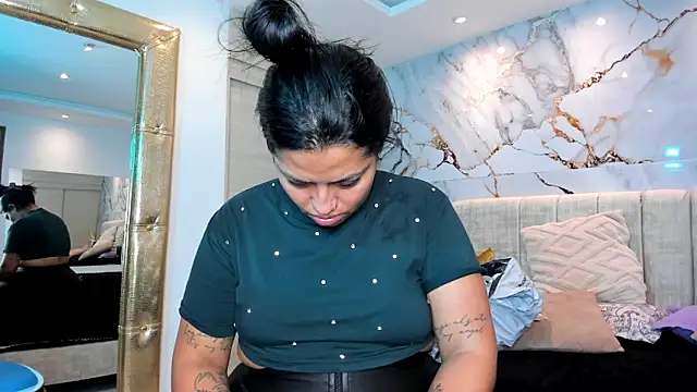 kiana cream online show from 02/06/26, 10:33