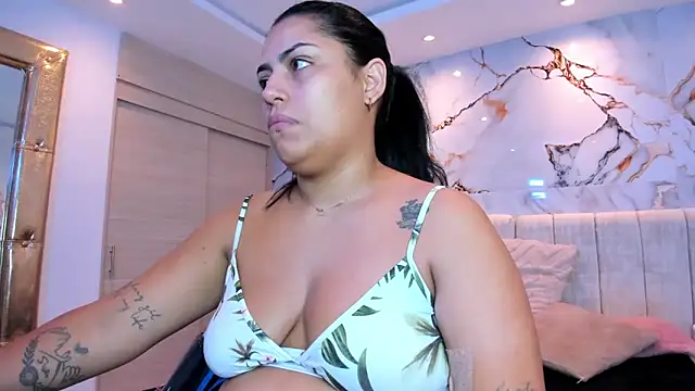 kiana cream online show from 04/17/26, 11:57