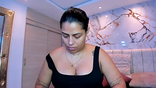 kiana cream online show from 07/09/26, 12:37