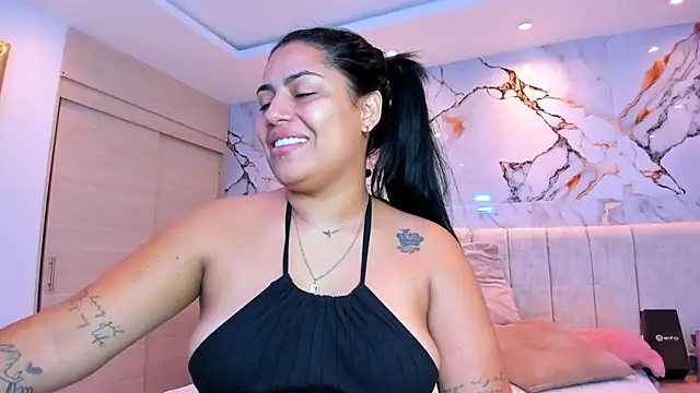 kiana cream online show from 04/18/26, 12:07