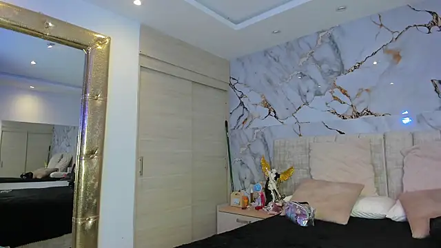 kiana cream online show from 01/12/26, 12:01