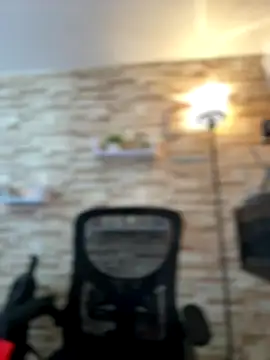  Abril-Office1 online show from 10/01/25, 03:05