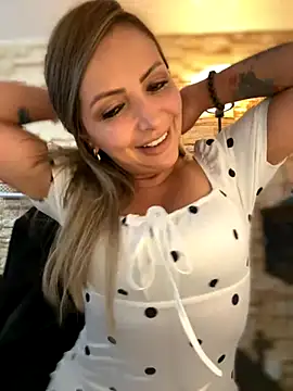  Abril-Office1 online show from 09/24/25, 03:07