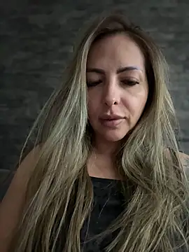  Abril-Office1 online show from 02/15/26, 02:12