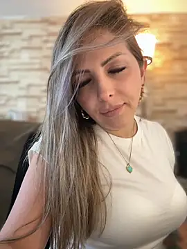  Abril-Office1 online show from 09/16/25, 03:02