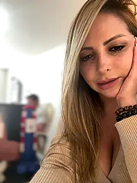  Abril-Office1 online show from 09/23/25, 03:19