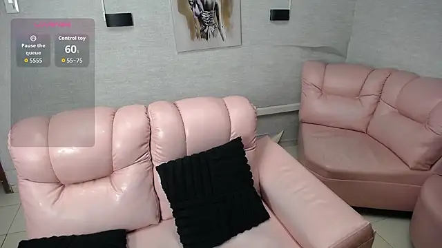 Snapshot of Penelope_Nipples_ chatting on 02/05/26, 12:01 Penelope Nipples online show from 02/05/26, 12:01