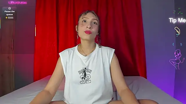 IsabellaSpencer online show from 12/17/25, 10:15