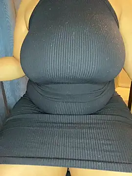 Snapshot of CARAMELGODDESSX23 chatting on 09/10/25, 05:17 CARAMELGODDESSX23 online show from 09/10/25, 05:17