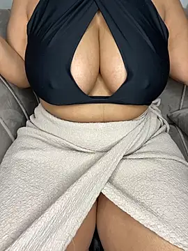 Snapshot of CARAMELGODDESSX23 chatting on 09/18/25, 06:27 CARAMELGODDESSX23 online show from 09/18/25, 06:27