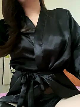 Ruby bear online show from 10/23/25, 02:54