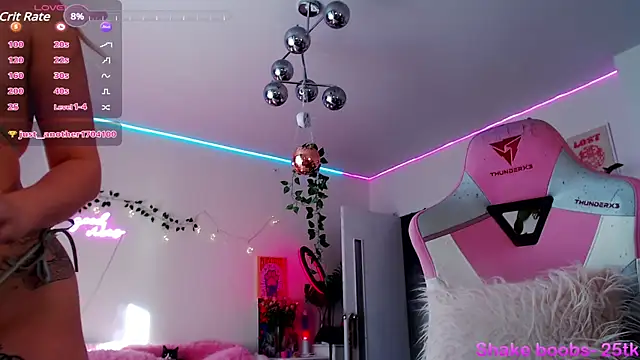 Snapshot of MollyPercocet-13 chatting on 02/18/25, 06:26 MollyPercocet-13 online show from 02/18/25, 06:26