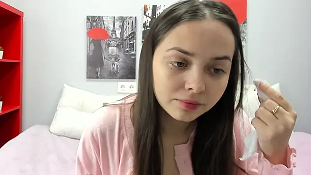 Snapshot of Tiny_JuJu chatting on 10/21/25, 01:27 Tiny JuJu online show from 10/21/25, 01:27