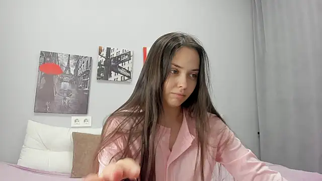 Snapshot of Tiny_JuJu chatting on 11/11/25, 01:22 Tiny JuJu online show from 11/11/25, 01:22