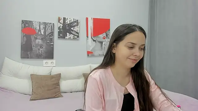 Snapshot of Tiny_JuJu chatting on 11/06/25, 01:20 Tiny JuJu online show from 11/06/25, 01:20