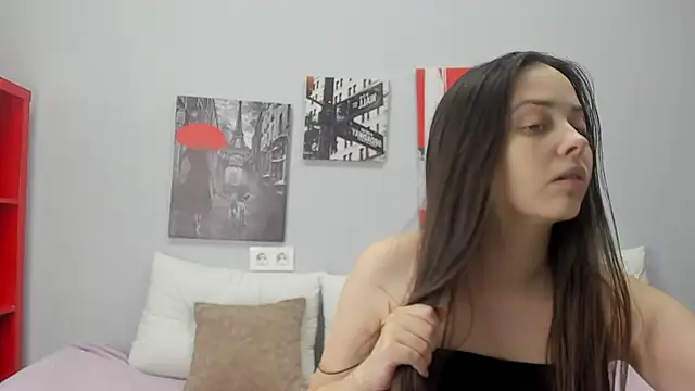 Snapshot of Tiny_JuJu chatting on 11/09/25, 05:00 Tiny JuJu online show from 11/09/25, 05:00